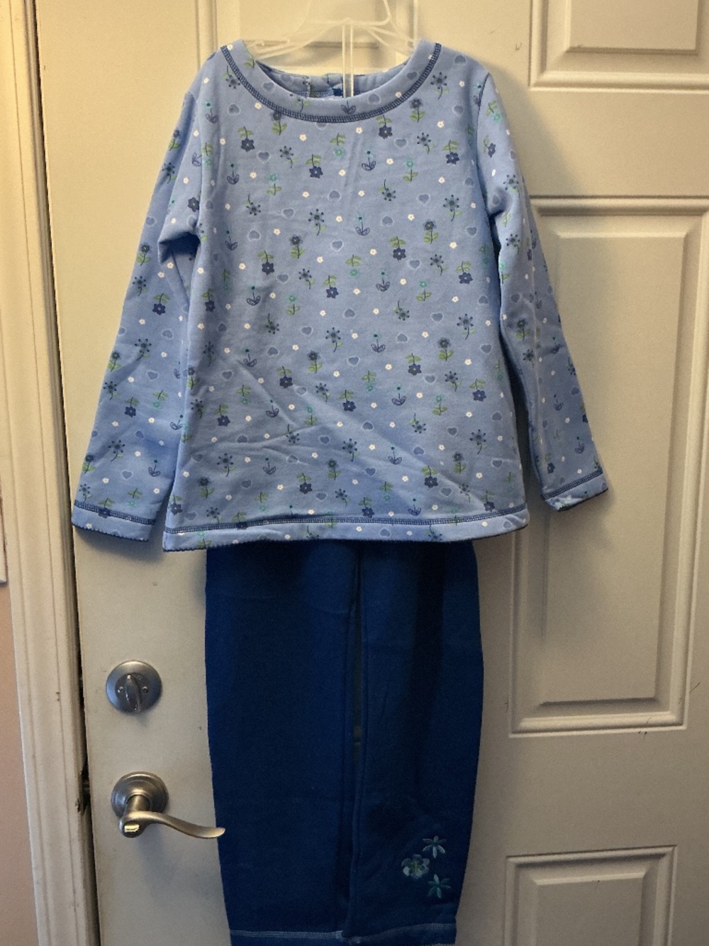 Girls Simply Basic 2 piece set pants and long sleeve shirt Size 8 Flowers Hearts
